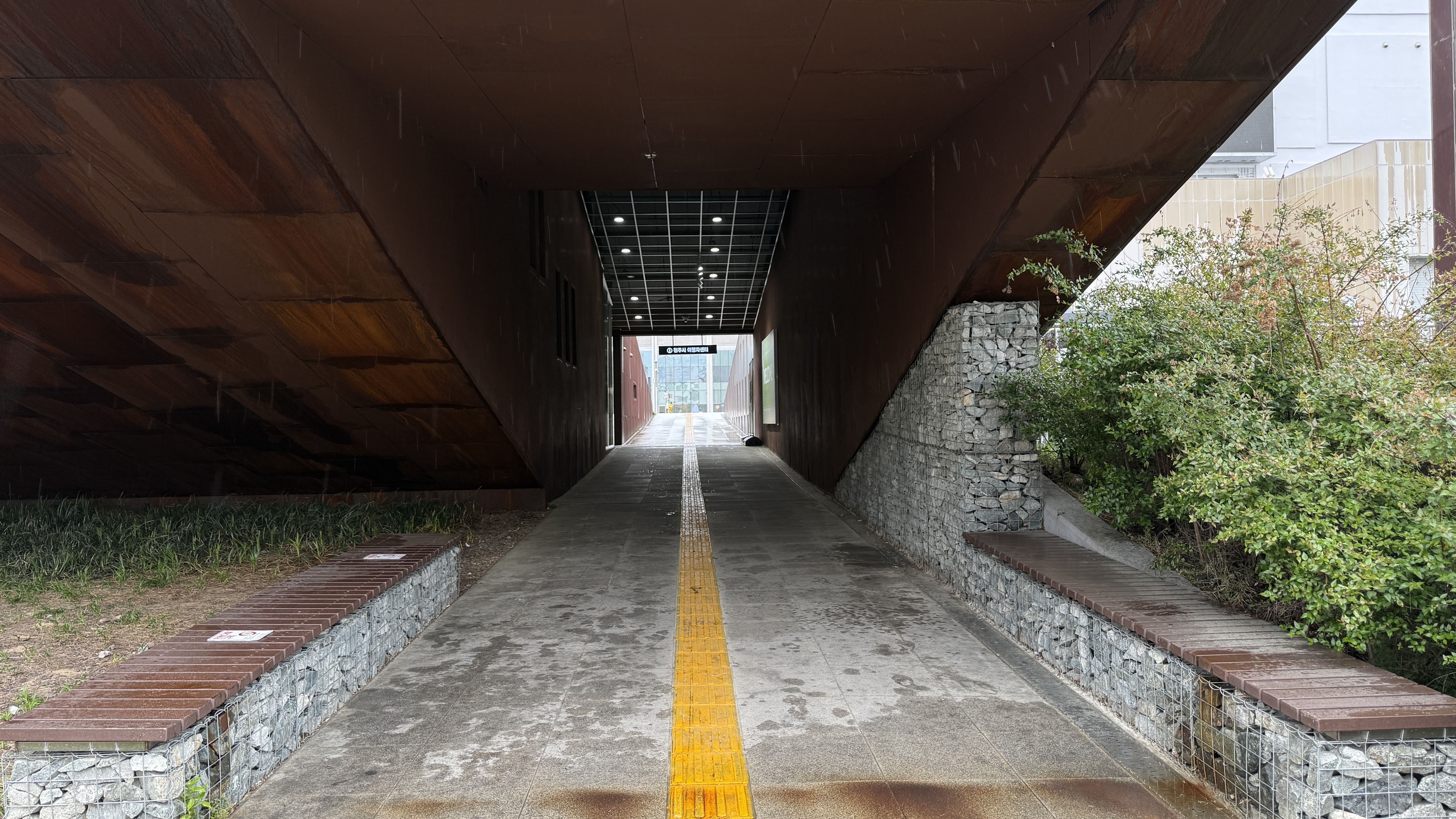 Ramp Leading to the Cheongju Tourist Information Center